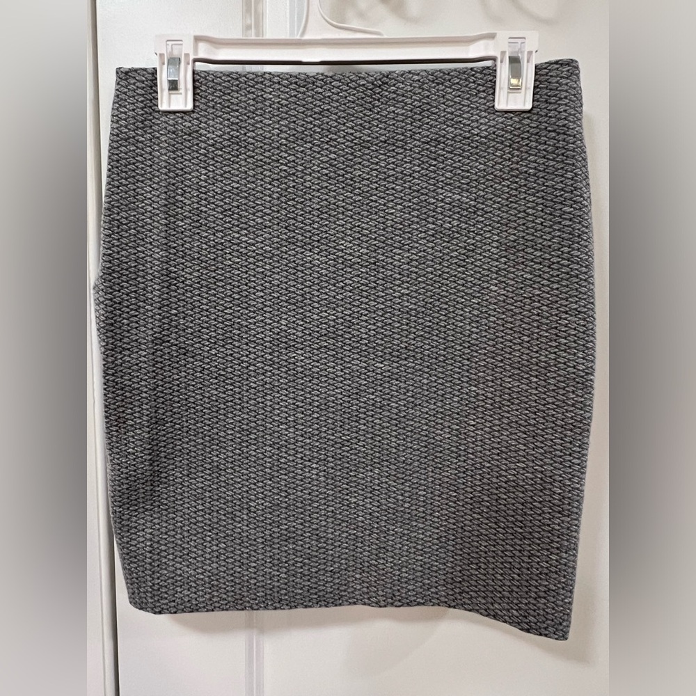 Loft woman’s grey size medium grey pencil skirt